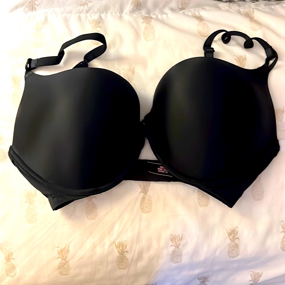 Victoria’s Secret Plunge Push-Up Bra